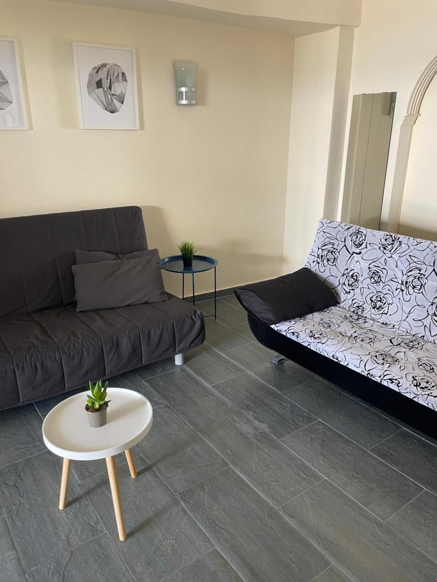 Sea La Vie - Beachfront Retreat Лутракі Екстер'єр фото